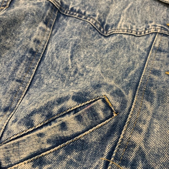 Vintage Light Wash Denim Jacket Size L - Picture 3 of 8